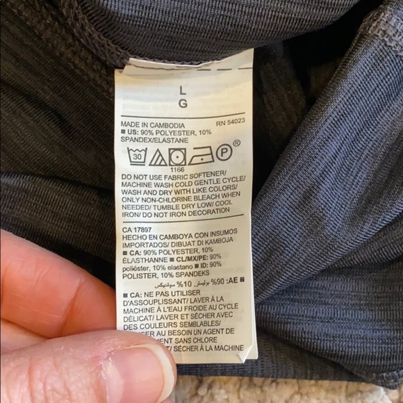 Old Navy Active go-dry fitted mid-rise pants - Picture 5 of 8